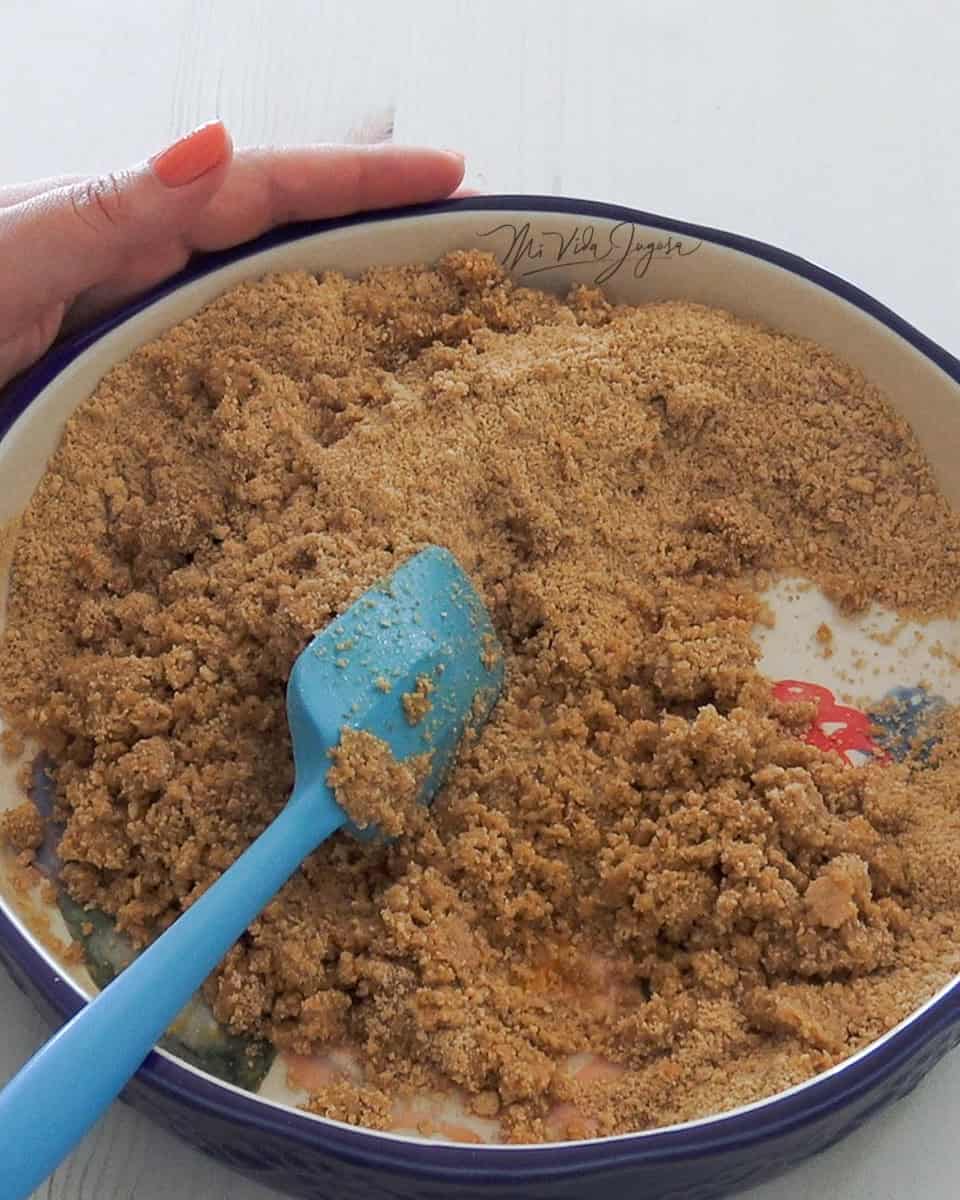 Mezcla de galleta molida con mantequilla
